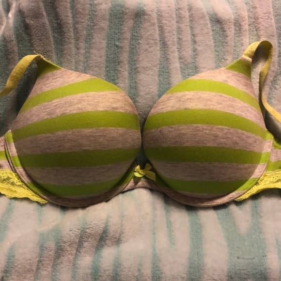 Victoria's Secret Other - 34D Victoria’s Secret Plunge Bra